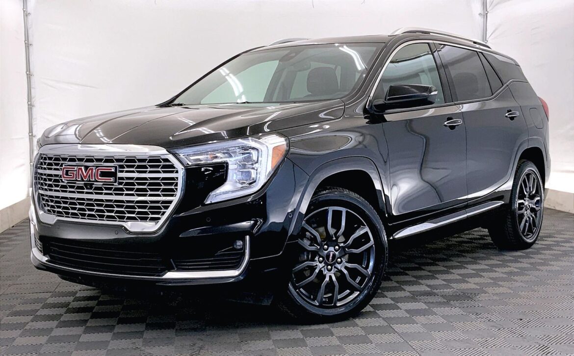 2023 GMC Terrain Denali's photo